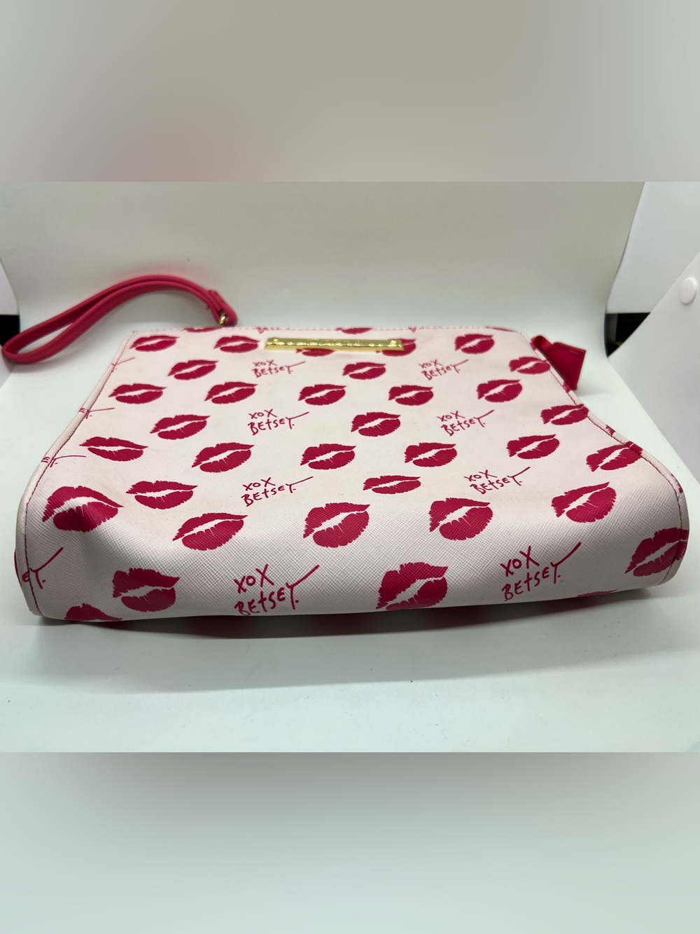 Betsey Johnson lips print wristlet purse - Picture 9 of 9
